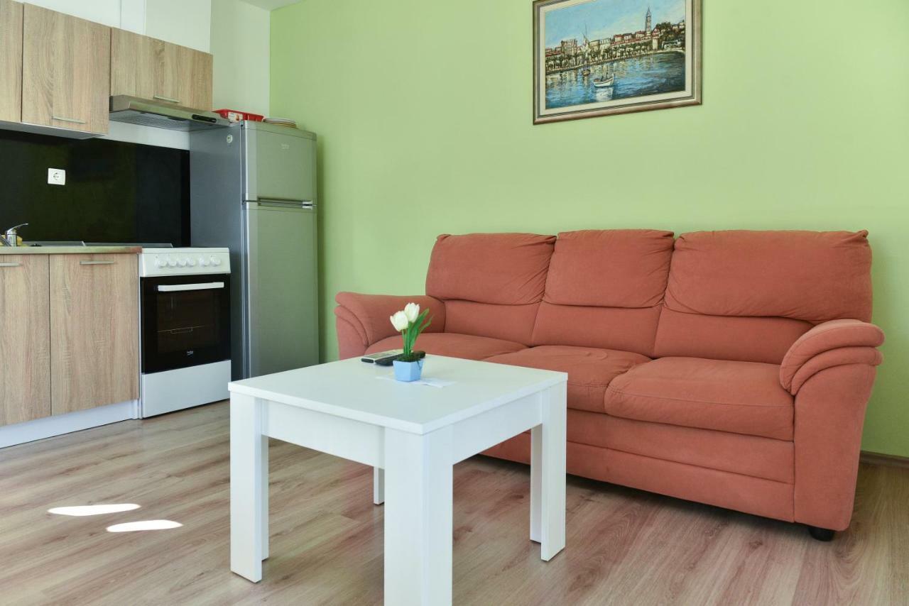 Apartman Karla Apartment ยูบุสกี ภายนอก รูปภาพ
